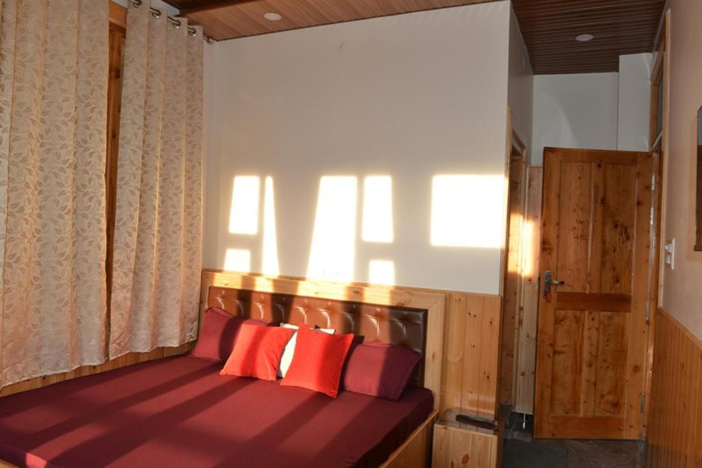 Tulip Flowing River View Hotel. Shamshi Екстер'єр фото